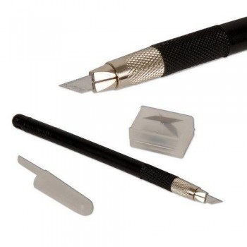 CUTER 150 MM. PROFESIONAL TIPO PLUMA CON 10 CUCHILLAS OFFICE BOX